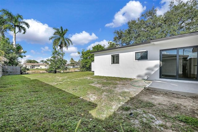 2931 NW 190th St, Miami Gardens, FL 33056