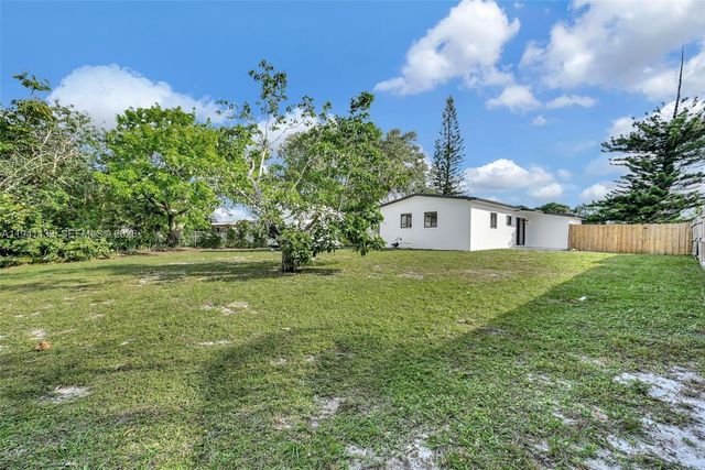 2931 NW 190th St, Miami Gardens, FL 33056
