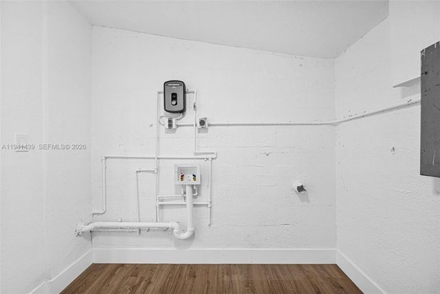 2931 NW 190th St, Miami Gardens, FL 33056