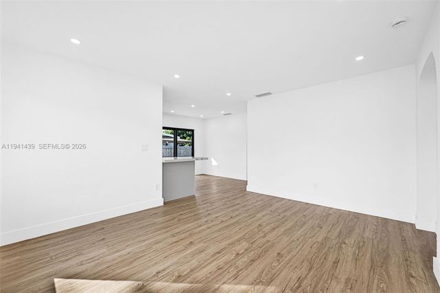 2931 NW 190th St, Miami Gardens, FL 33056