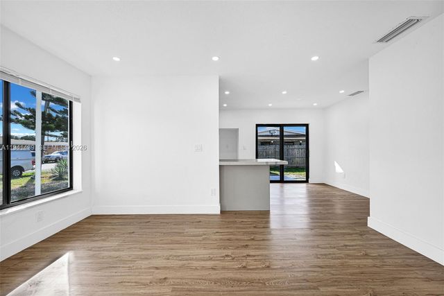 2931 NW 190th St, Miami Gardens, FL 33056