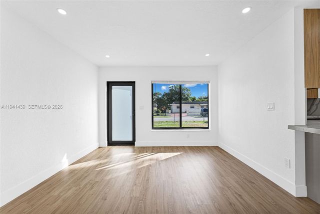 2931 NW 190th St, Miami Gardens, FL 33056