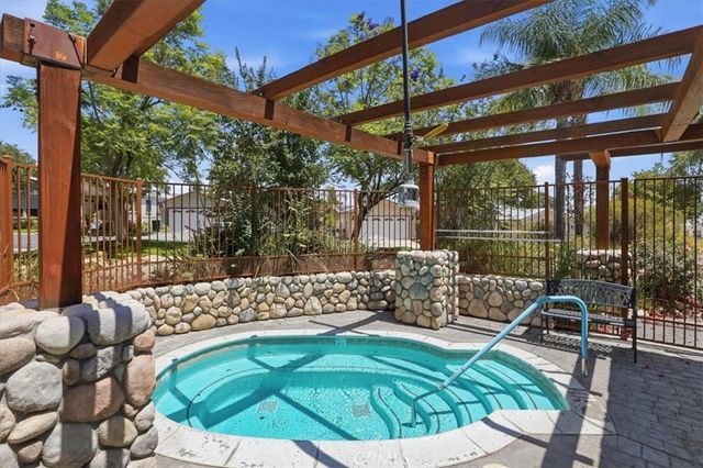 3850 Atlantic Avenue 203, Highland, CA 92346