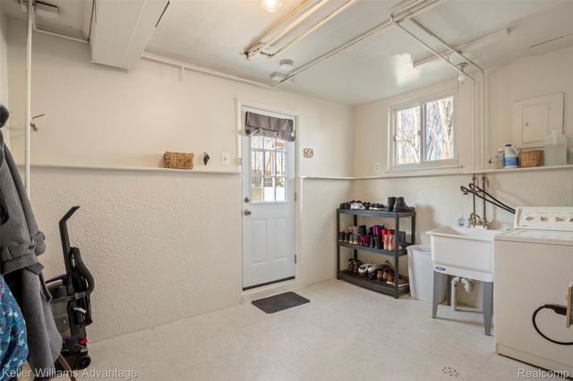 38478 Loruss Avenue, Westland, MI 48186