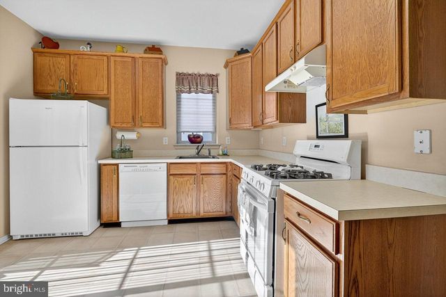 147 BURHOLME DR, Hamilton, NJ 08691