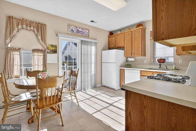 147 BURHOLME DR, Hamilton, NJ 08691