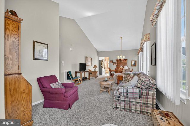 147 BURHOLME DR, Hamilton, NJ 08691