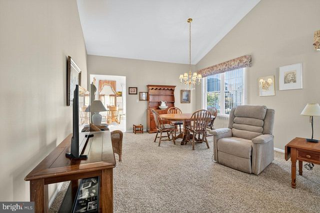 147 BURHOLME DR, Hamilton, NJ 08691