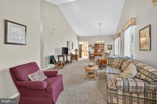 147 BURHOLME DR, Hamilton, NJ 08691