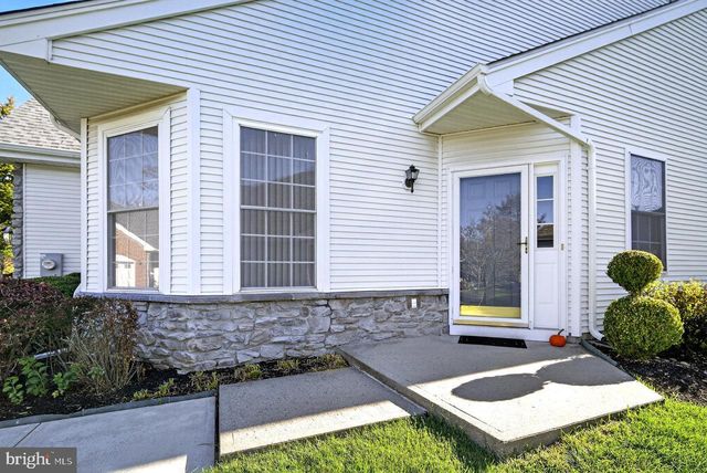 147 BURHOLME DR, Hamilton, NJ 08691