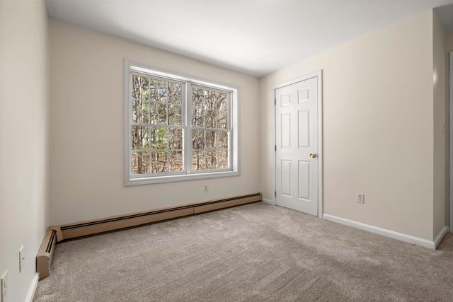 5 Magnolia Lane, Derry, NH 03038