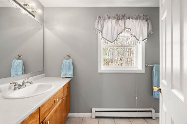 5 Magnolia Lane, Derry, NH 03038