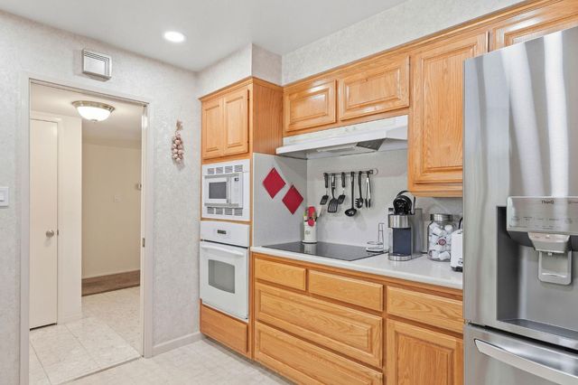 978 Greenhurst Way, Sacramento, CA 95831