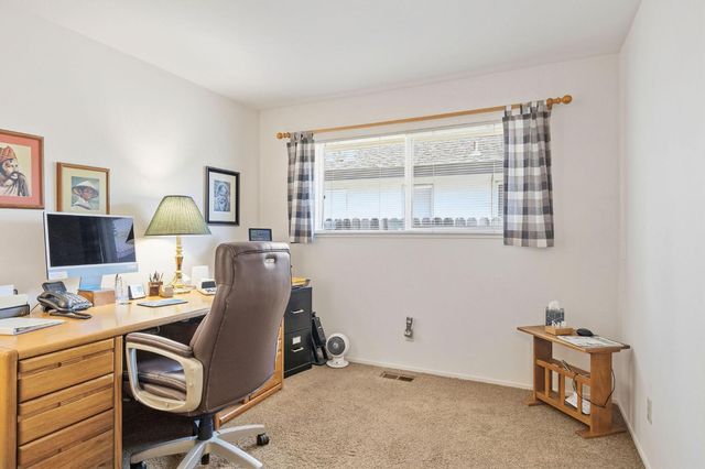 978 Greenhurst Way, Sacramento, CA 95831
