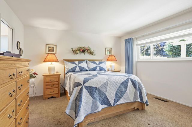 978 Greenhurst Way, Sacramento, CA 95831
