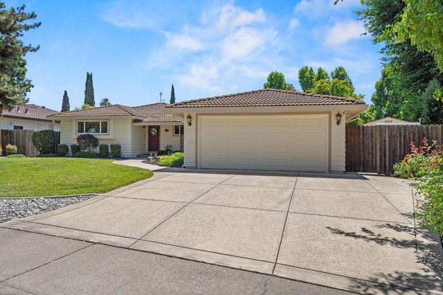 978 Greenhurst Way, Sacramento, CA 95831