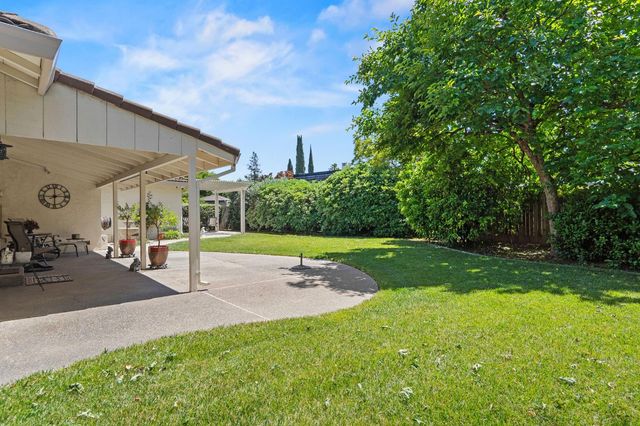 978 Greenhurst Way, Sacramento, CA 95831