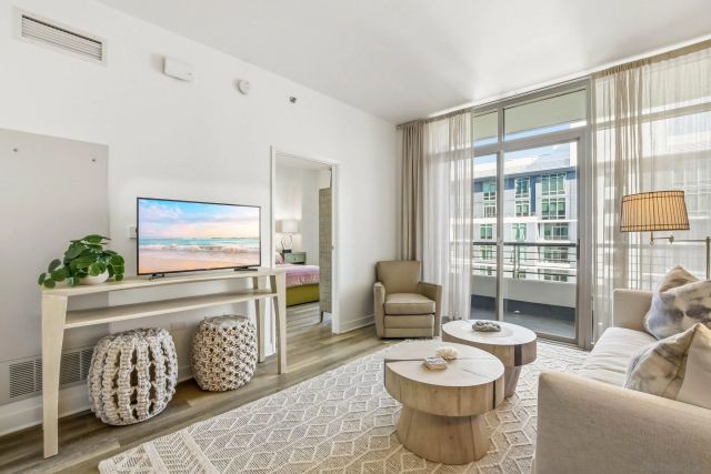 425 W Beech 1607, San Diego, CA 92101