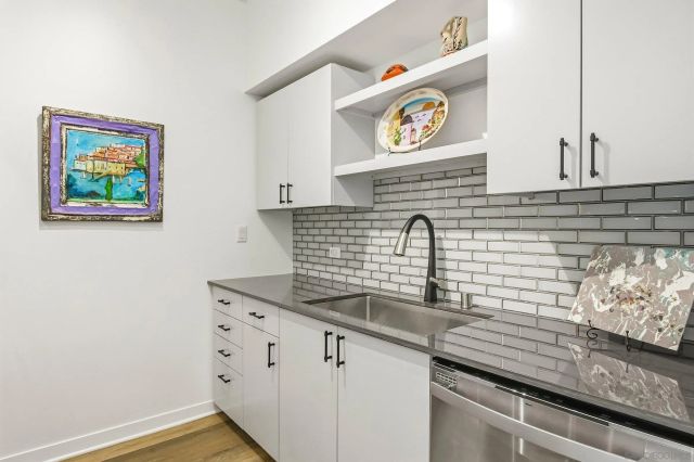 425 W Beech 1607, San Diego, CA 92101