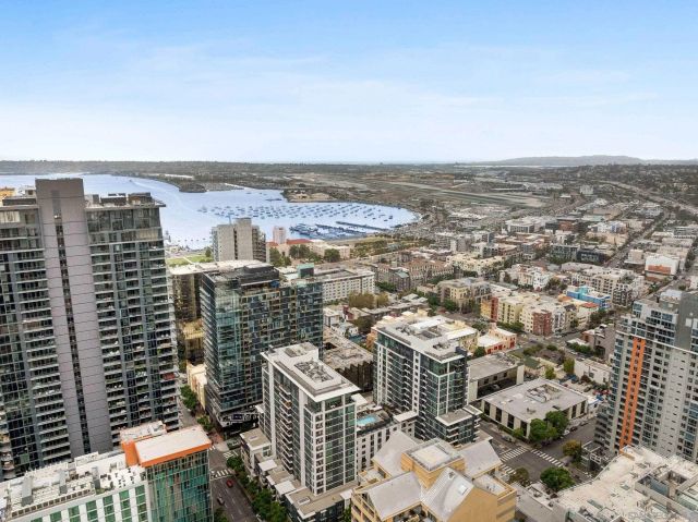 425 W Beech 1607, San Diego, CA 92101