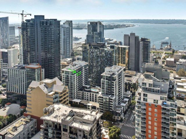425 W Beech 1607, San Diego, CA 92101