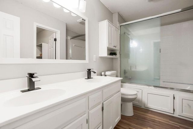 2125 SE 6th Terrace, Lee's Summit, MO 64063