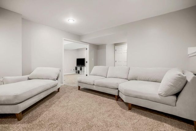 2125 SE 6th Terrace, Lee's Summit, MO 64063