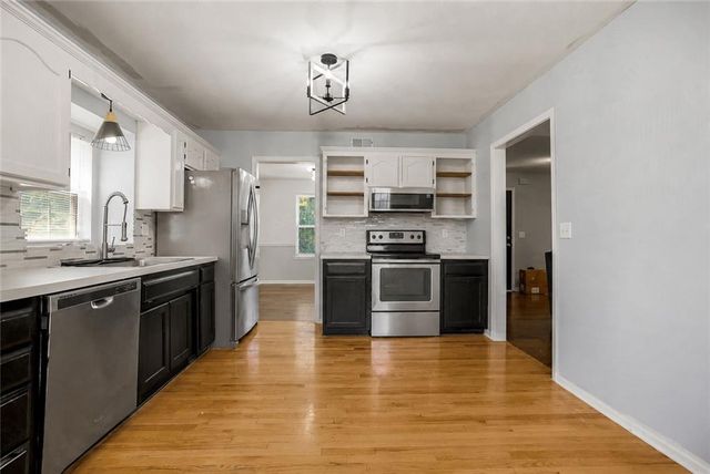 2125 SE 6th Terrace, Lee's Summit, MO 64063