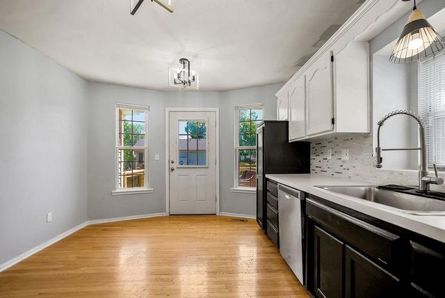2125 SE 6th Terrace, Lee's Summit, MO 64063