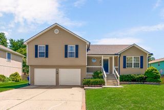 2125 SE 6th Terrace, Lee's Summit, MO 64063