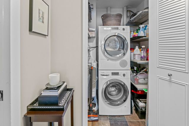 222 E Pearson Street 1706, Chicago, IL 60611