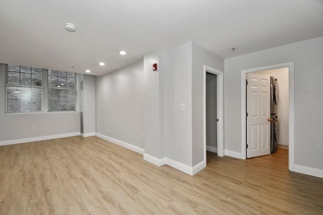 200 Market 3305, Lowell, MA 01852