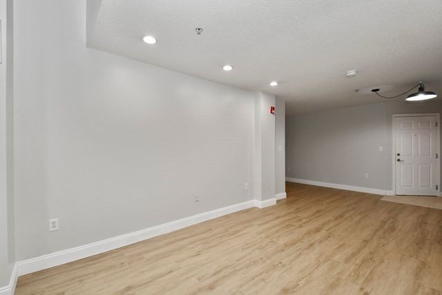 200 Market 3305, Lowell, MA 01852