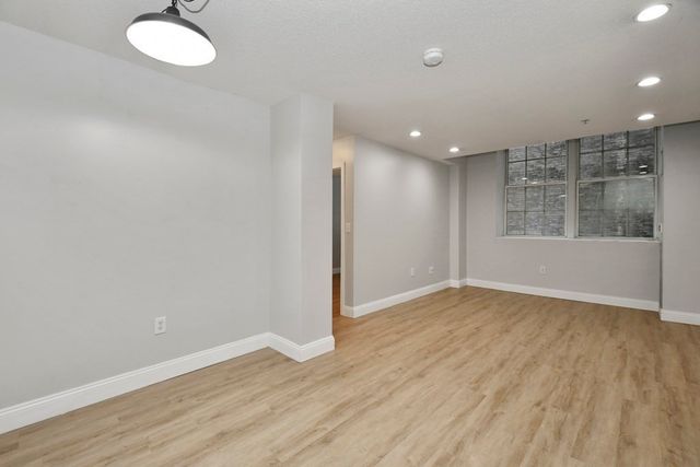 200 Market 3305, Lowell, MA 01852