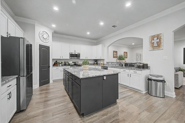 349 Taylor James Way, Houma, LA 70364