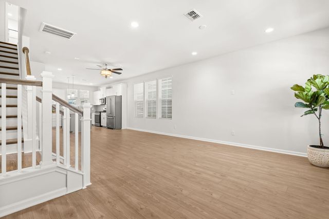 579 Blueway Avenue, Summerville, SC 29486
