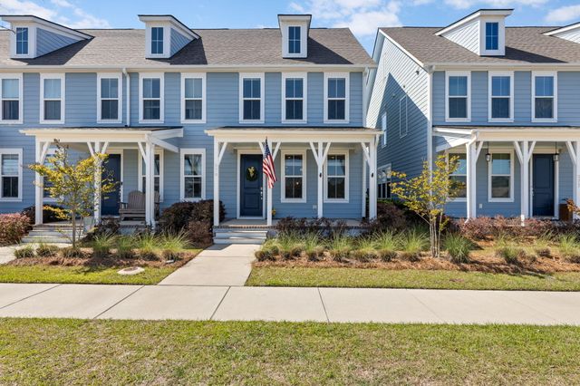 579 Blueway Avenue, Summerville, SC 29486