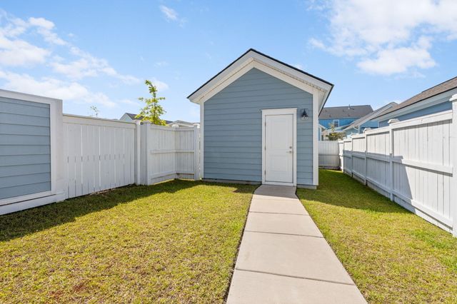 579 Blueway Avenue, Summerville, SC 29486