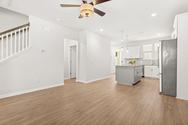 579 Blueway Avenue, Summerville, SC 29486