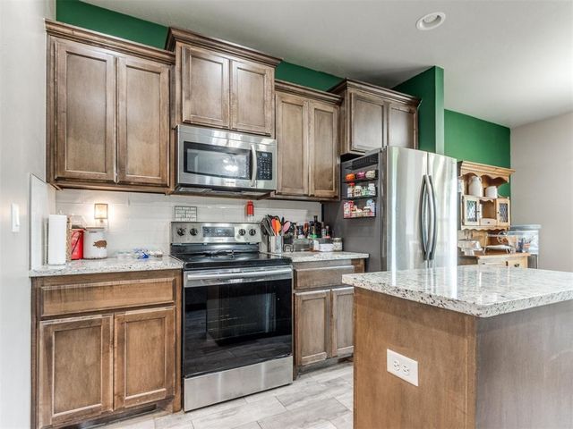 5702 Cedar Tree Circle, Guthrie, OK 73044