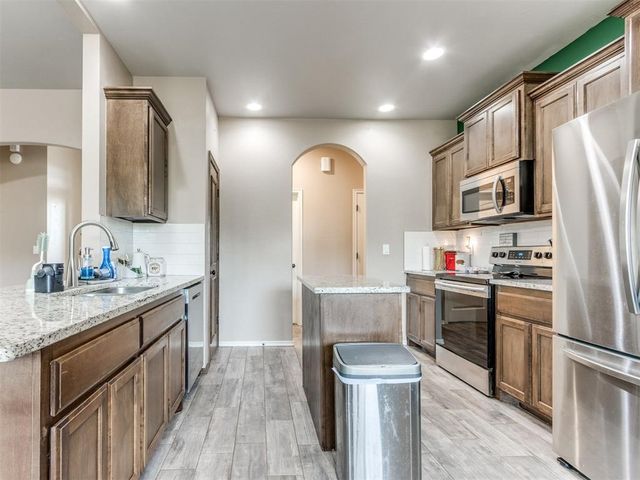 5702 Cedar Tree Circle, Guthrie, OK 73044