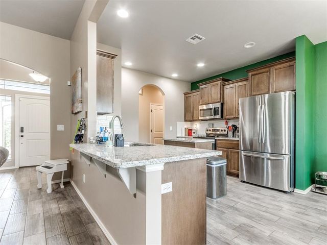 5702 Cedar Tree Circle, Guthrie, OK 73044