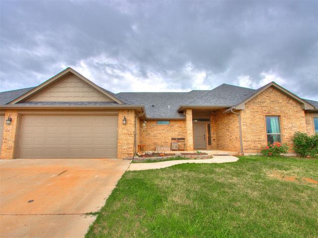 5702 Cedar Tree Circle, Guthrie, OK 73044