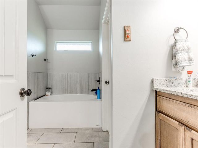 5702 Cedar Tree Circle, Guthrie, OK 73044