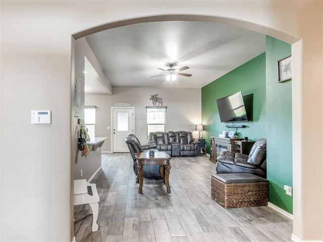 5702 Cedar Tree Circle, Guthrie, OK 73044