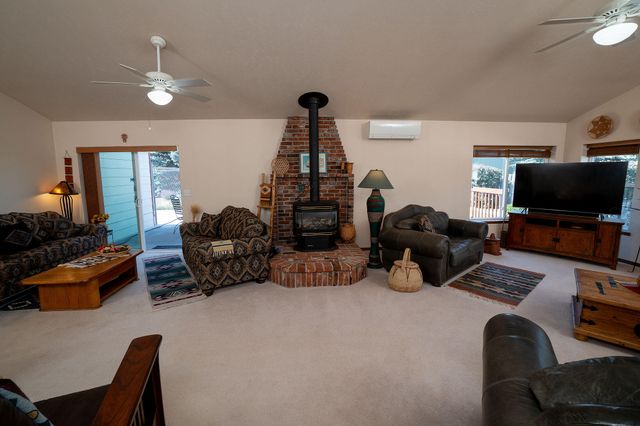 2761 NE Yellowpine Road, Prineville, OR 97754