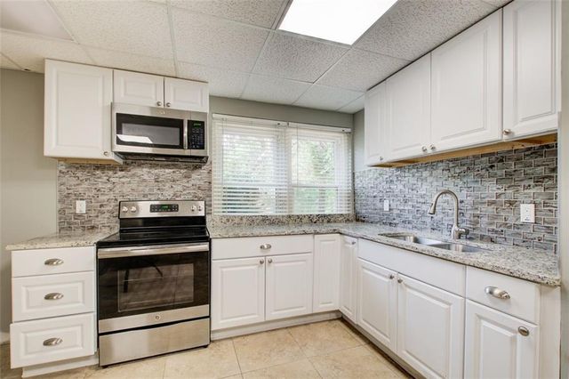 75 Bent Arrow Drive, Stockbridge, GA 30281