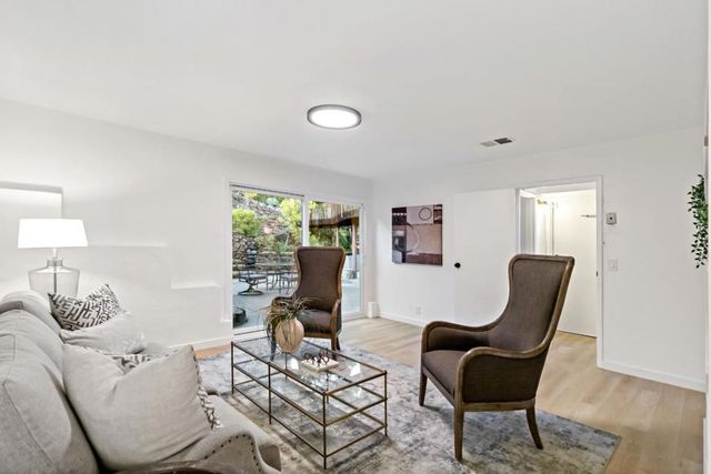 3848 Vineyard Drive, Redwood City, CA 94061