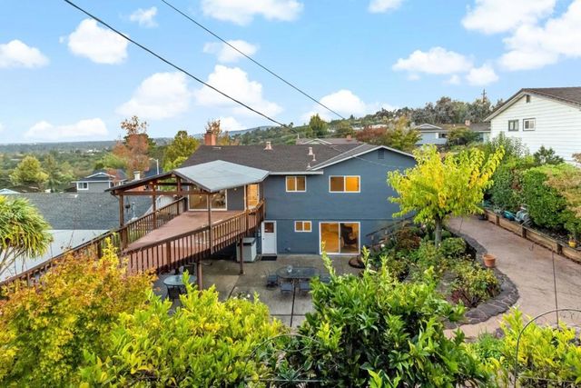 3848 Vineyard Drive, Redwood City, CA 94061