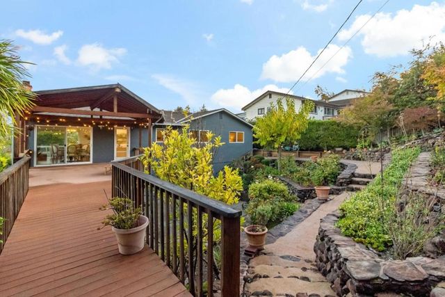 3848 Vineyard Drive, Redwood City, CA 94061